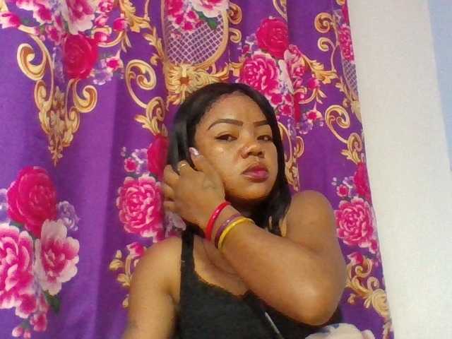 Elyah1a live cam on BongaCams