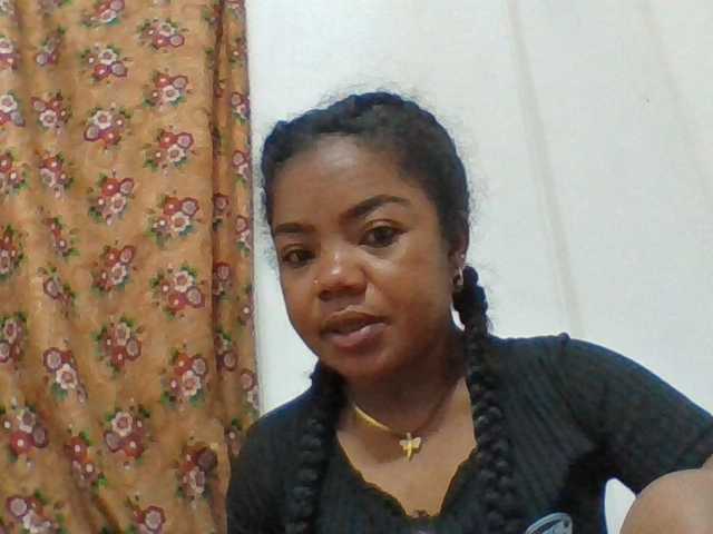 Elyah1a live cam on BongaCams
