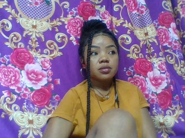 Elyah1a live cam on BongaCams