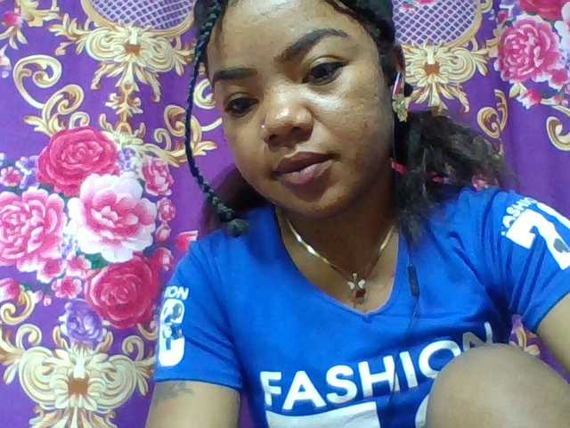 Elyah1a live cam on BongaCams