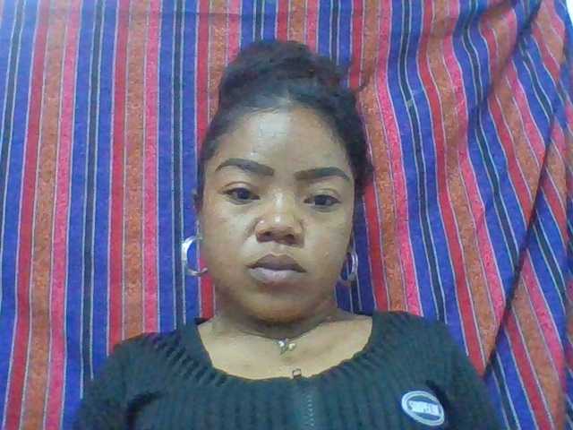 Elyah1a live cam on BongaCams