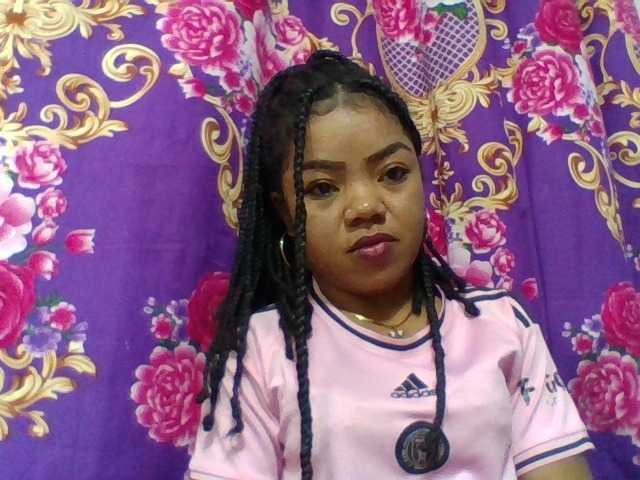 Elyah1a live cam on BongaCams