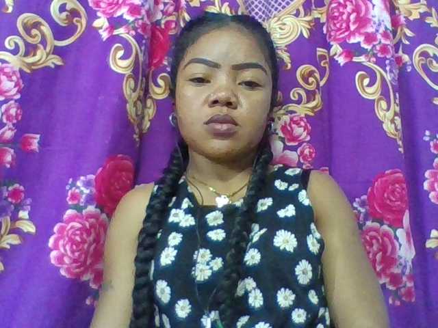 Elyah1a live cam on BongaCams