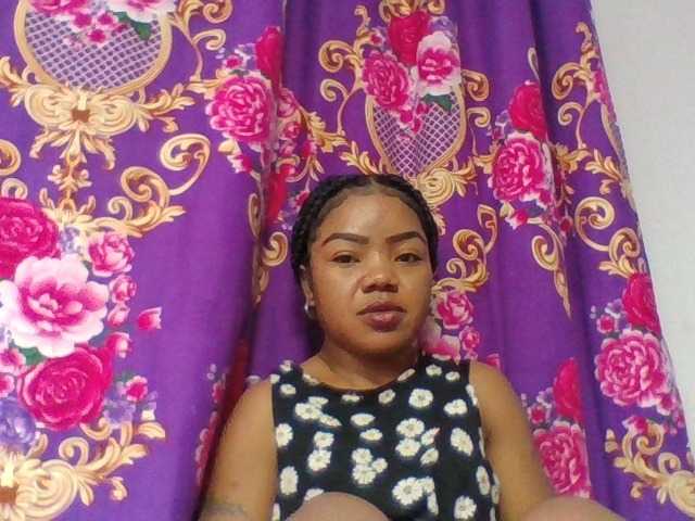 Elyah1a live cam on BongaCams