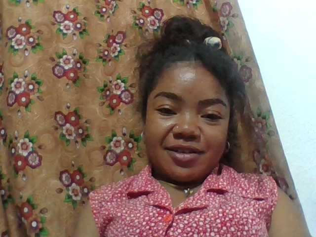 Elyah1a live cam on BongaCams