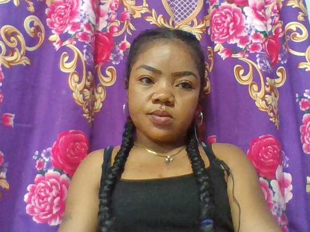 Elyah1a live cam on BongaCams