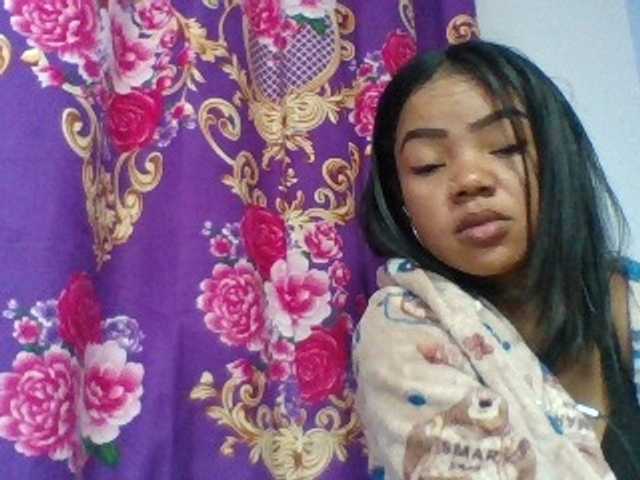 Elyah1a live cam on BongaCams