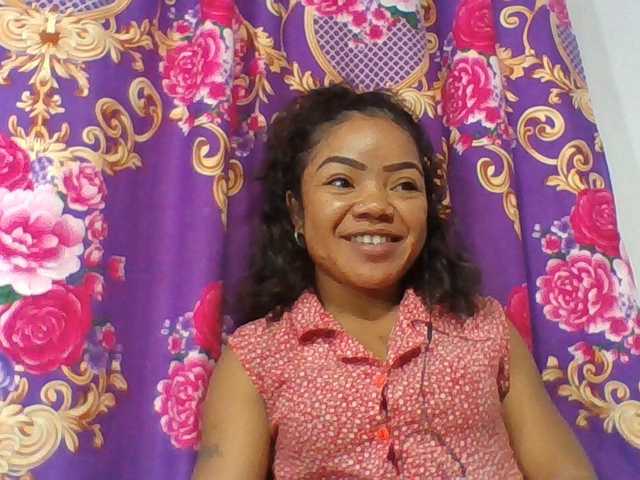 Elyah1a live cam on BongaCams