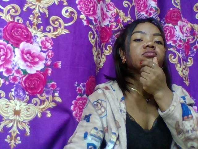 Elyah1a live cam on BongaCams
