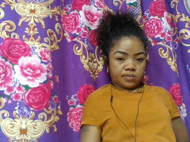 Elyah1a live cam on BongaCams