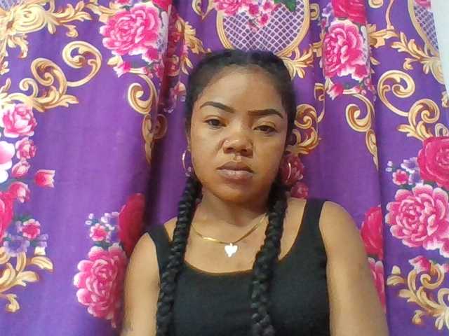 Elyah1a live cam on BongaCams