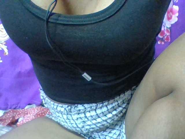 Elyah1a live cam on BongaCams