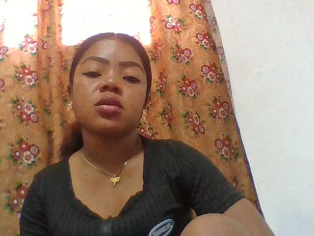 Elyah1a live cam on BongaCams