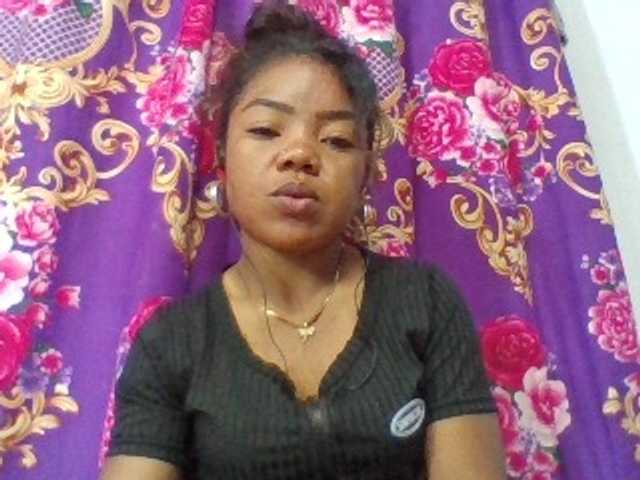 Elyah1a live cam on BongaCams