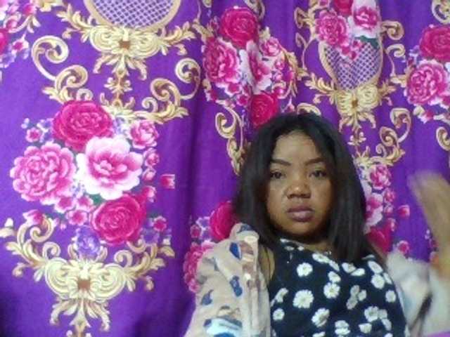 Elyah1a live cam on BongaCams