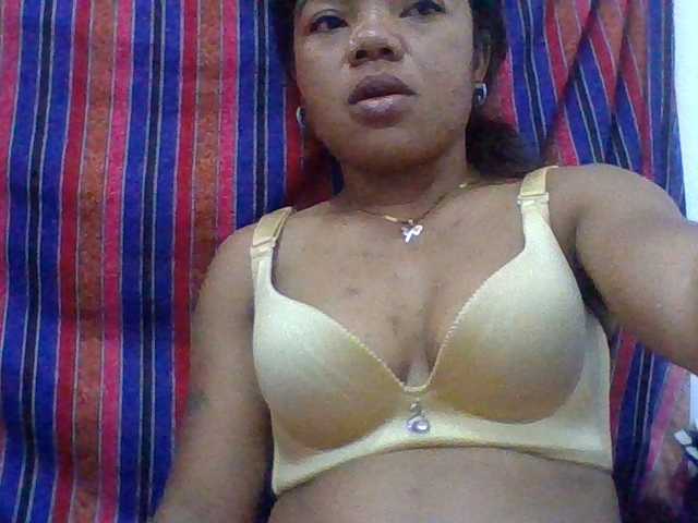 Elyah1a live cam on BongaCams