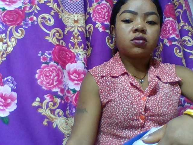 Elyah1a live cam on BongaCams