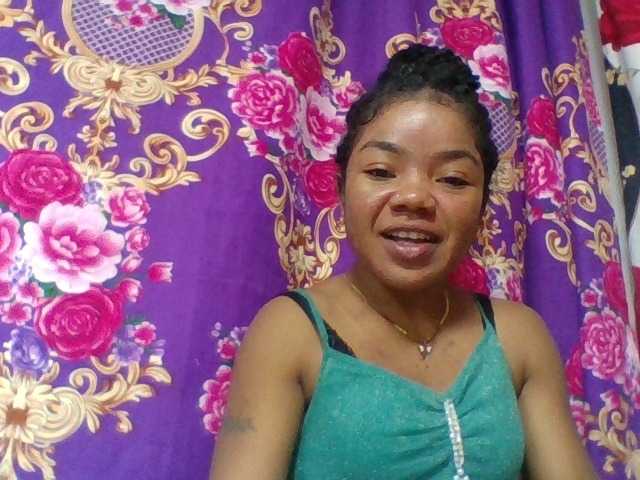 Elyah1a live cam on BongaCams
