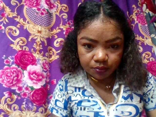 Elyah1a live cam on BongaCams