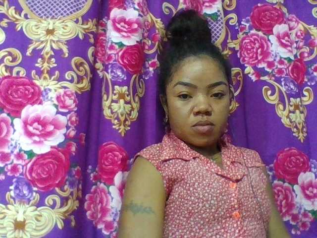 Elyah1a live cam on BongaCams