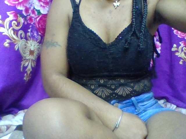 Elyah1a live cam on BongaCams
