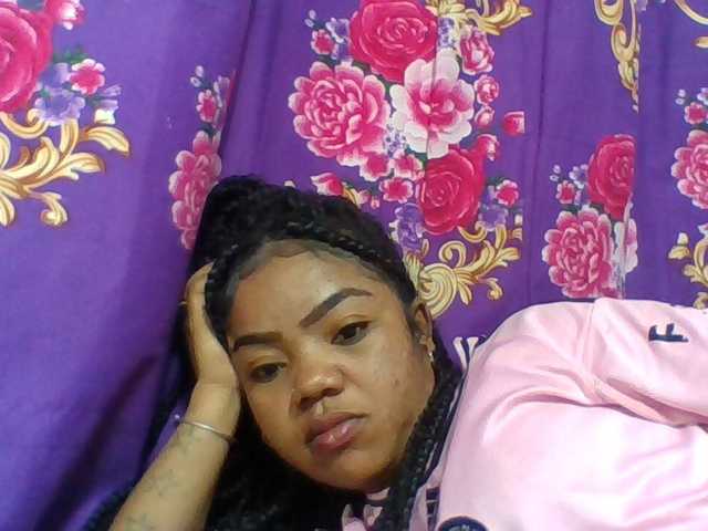 Elyah1a live cam on BongaCams