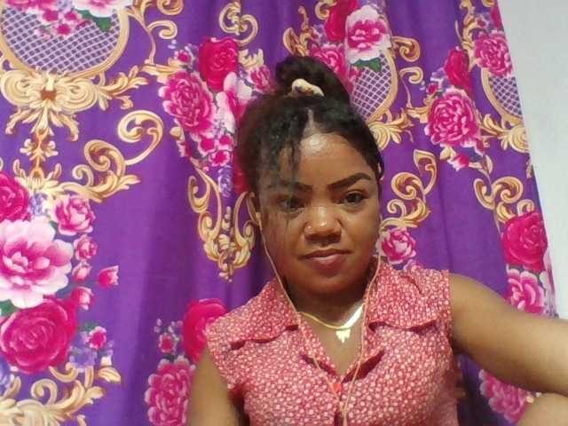 Elyah1a live cam on BongaCams