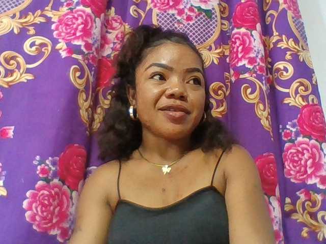 Elyah1a live cam on BongaCams