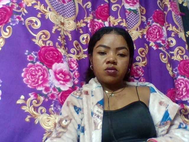 Elyah1a live cam on BongaCams