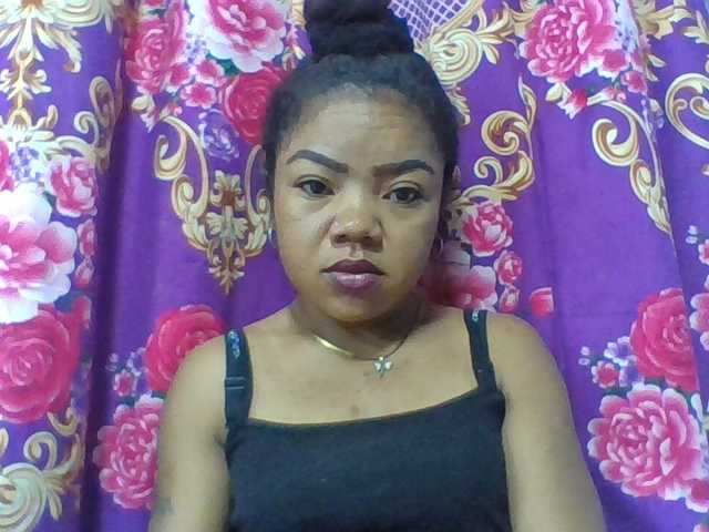 Elyah1a live cam on BongaCams