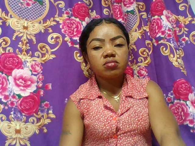 Elyah1a live cam on BongaCams
