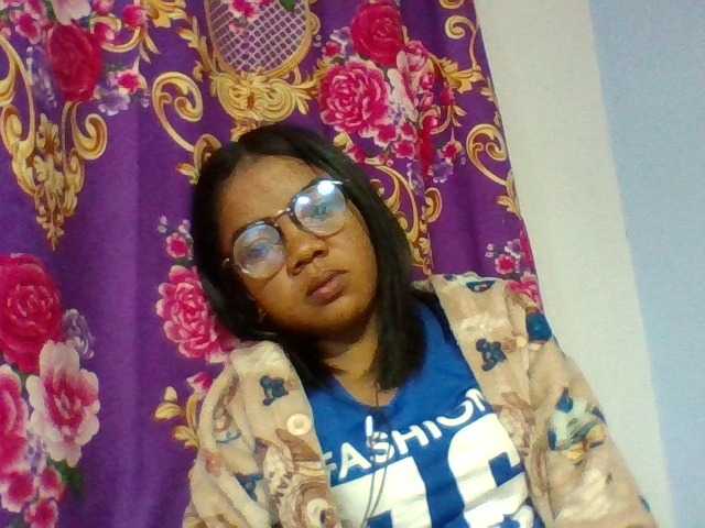 Elyah1a live cam on BongaCams