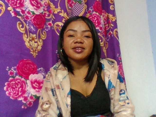 Elyah1a live cam on BongaCams