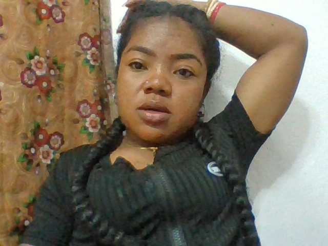 Elyah1a live cam on BongaCams