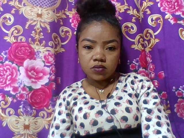 Elyah1a live cam on BongaCams