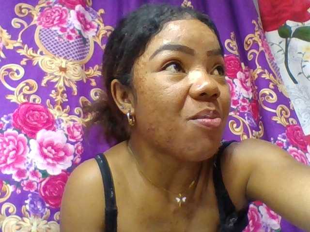 Elyah1a live cam on BongaCams