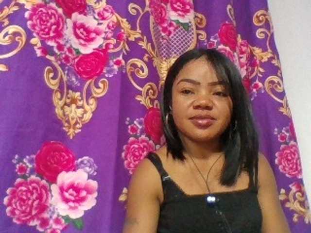 Elyah1a live cam on BongaCams