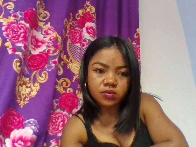 Elyah1a live cam on BongaCams
