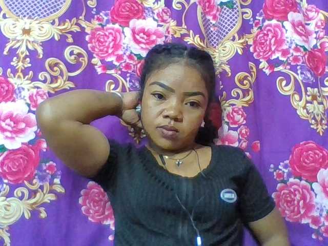 Elyah1a live cam on BongaCams