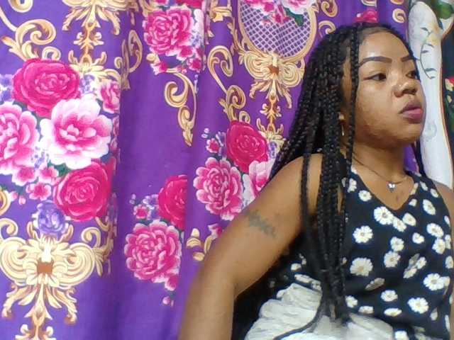 Elyah1a live cam on BongaCams