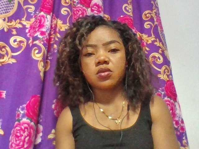 Elyah1a live cam on BongaCams