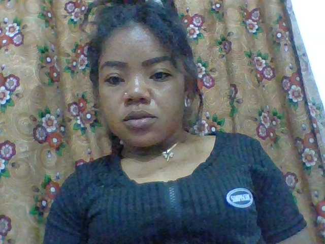 Elyah1a live cam on BongaCams