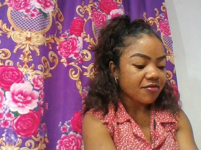 Elyah1a live cam on BongaCams