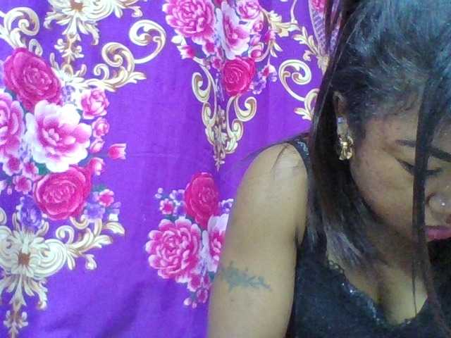 Elyah1a live cam on BongaCams