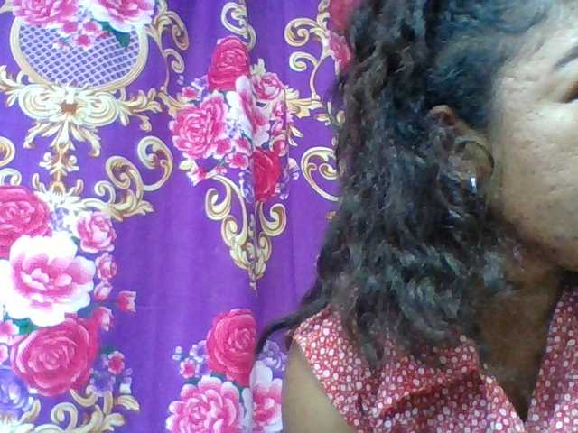 Elyah1a live cam on BongaCams