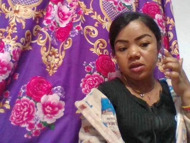 Elyah1a live cam on BongaCams