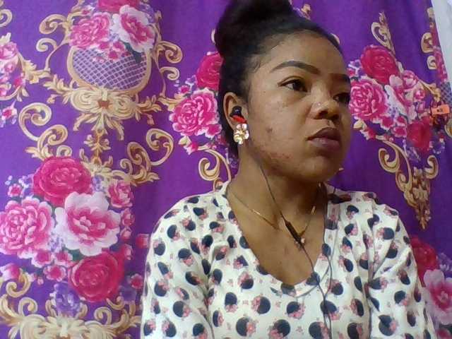 Elyah1a live cam on BongaCams