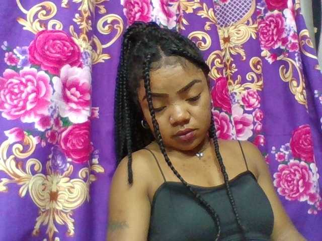 Elyah1a live cam on BongaCams