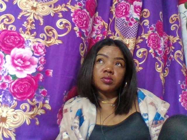 Elyah1a live cam on BongaCams
