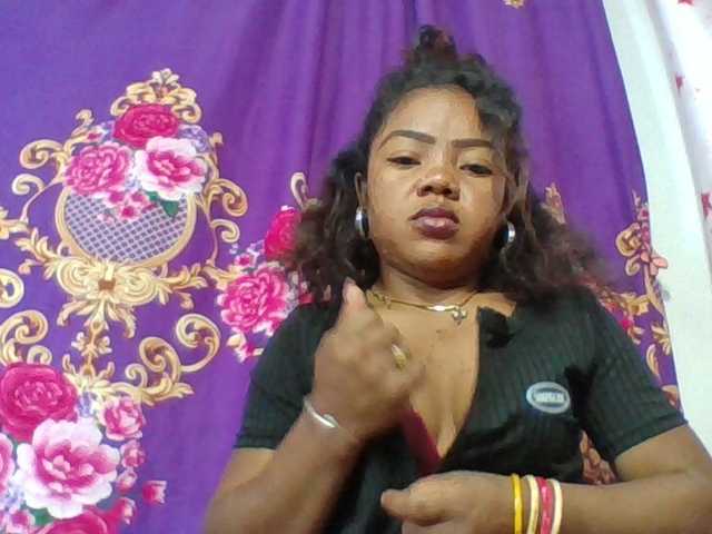 Elyah1a live cam on BongaCams